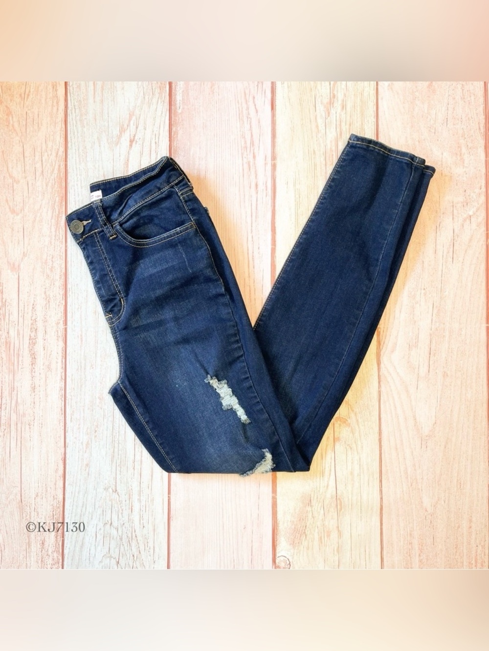 Women’s Dark Denim SO High Rise Skinny Destructed Jeans Size 7/28
